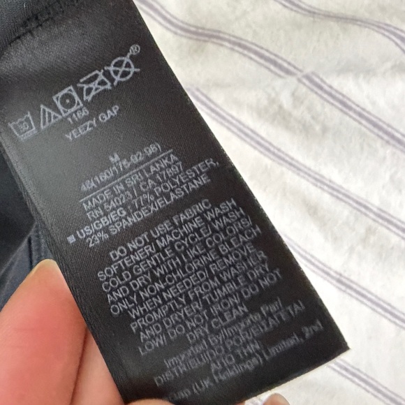 Yeezy Gap Engineered by Balenciaga Long-Sleeve Second
Skin Women - Picture 4 of 5